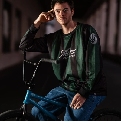 portrait homme sur son bmx